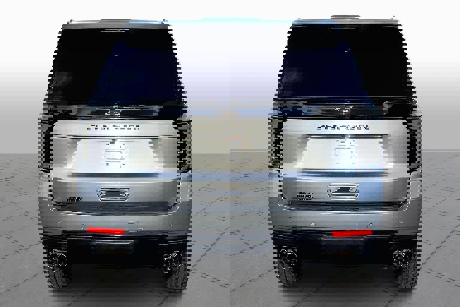 Used 2025 Chevrolet Suburban Z71 w/ Comfort Package image 3