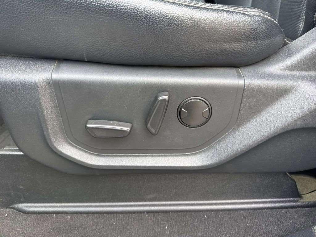 Certified 2022 Ford F350 Lariat w/ Lariat Value Package image 6