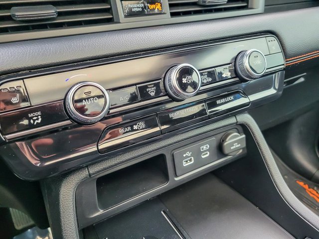 Used 2025 Honda Pilot TrailSport image 21