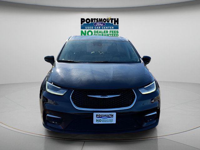 Used 2024 Chrysler Pacifica Touring-L FWD image 8