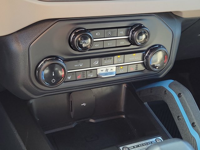 Certified 2022 Ford Bronco Wildtrak AWD/4WD image 32