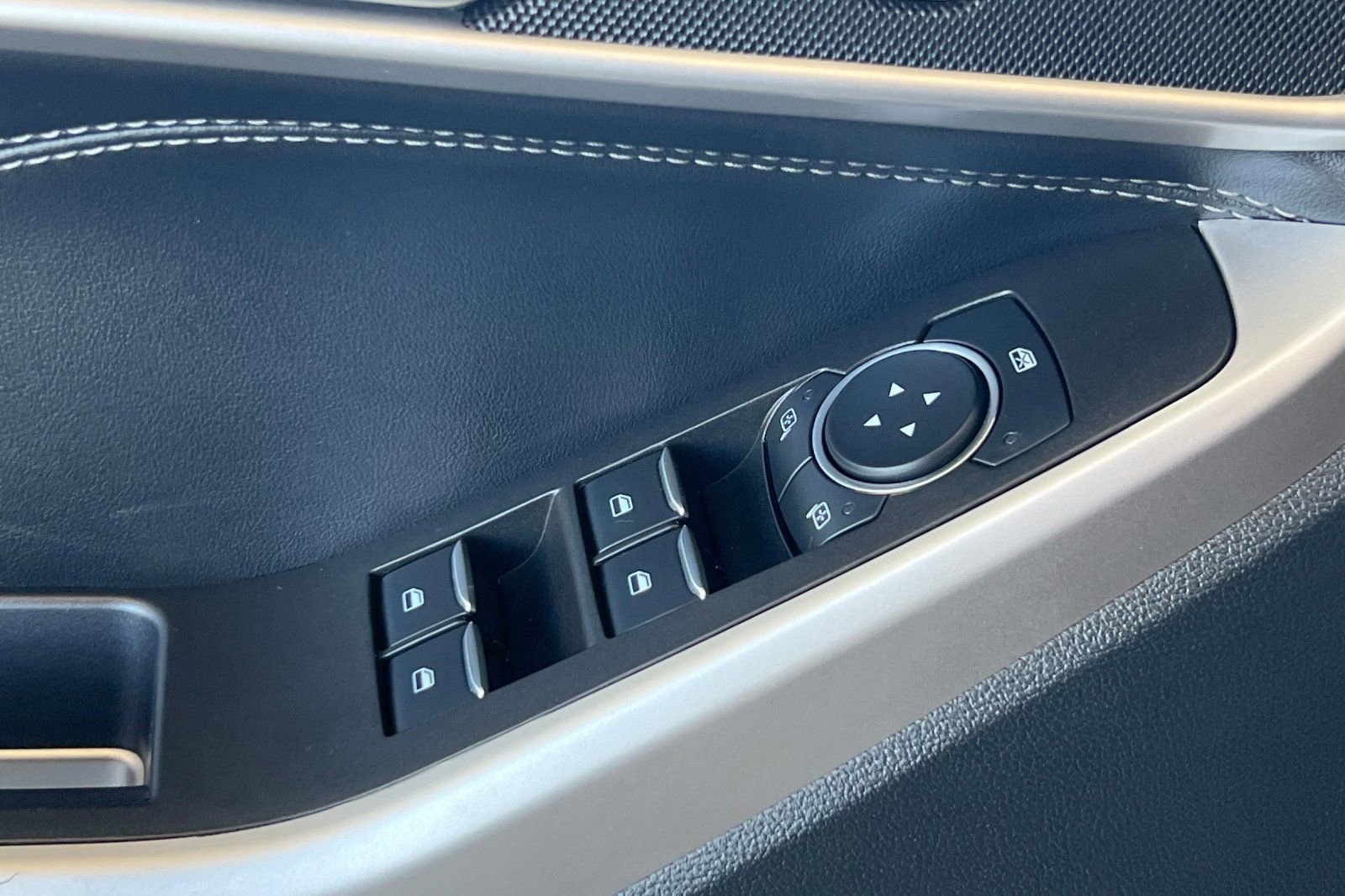 Certified 2023 Ford Explorer XLT w/ Equipment Group 202A image 16