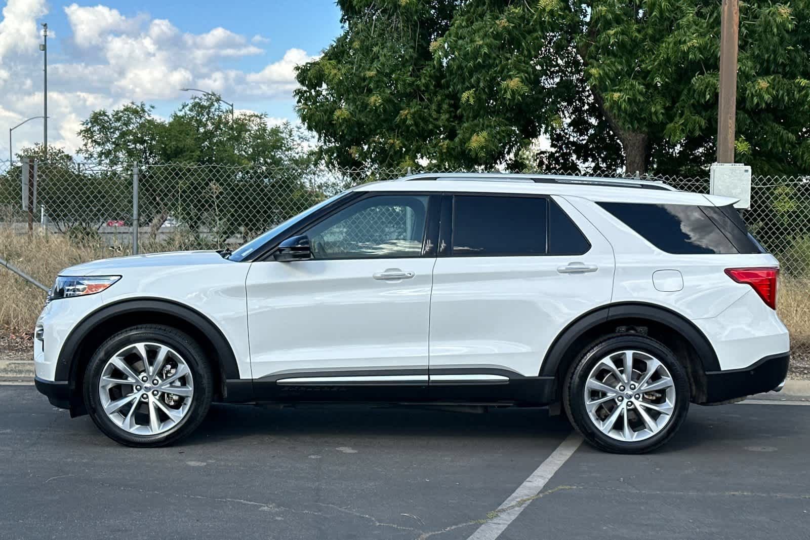 Certified 2021 Ford Explorer Platinum w/ Equipment Group 601A AWD/4WD image 6