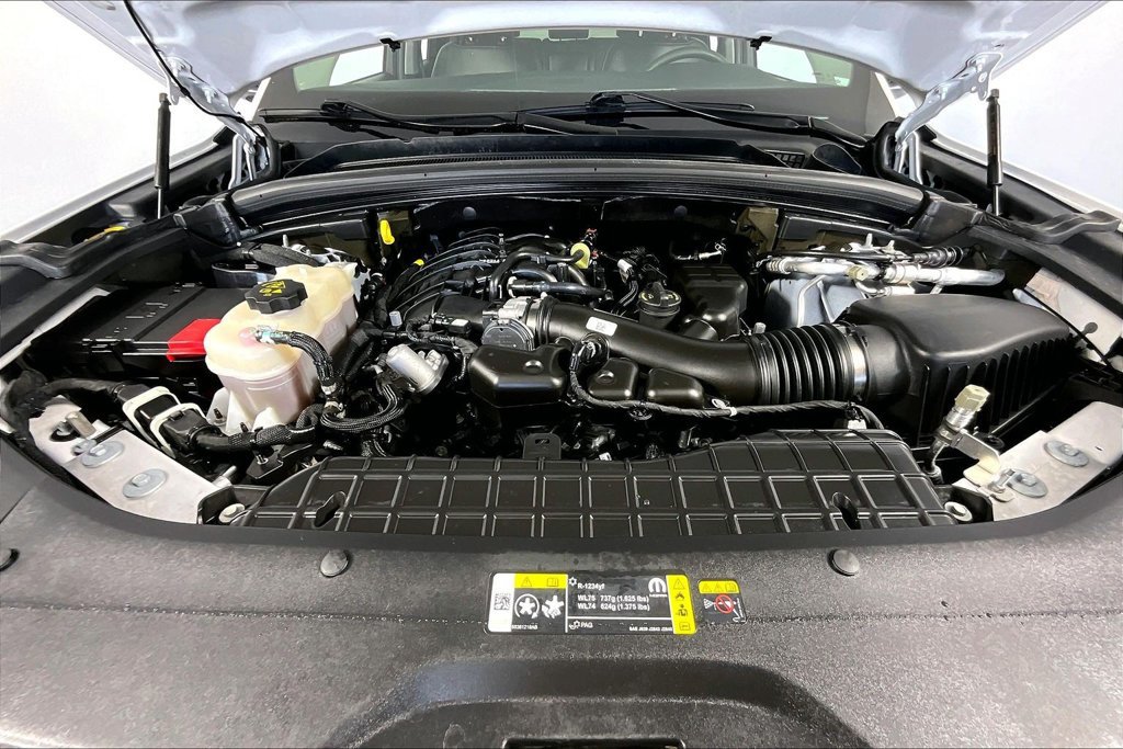 Used 2023 Jeep Grand Cherokee Limited RWD image 9