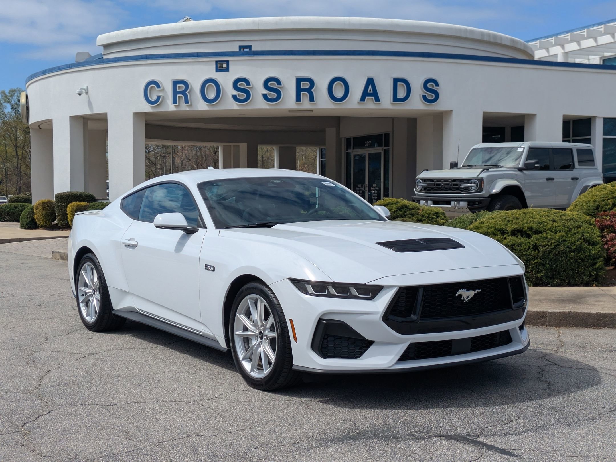 Certified 2025 Ford Mustang GT Premium RWD image 1
