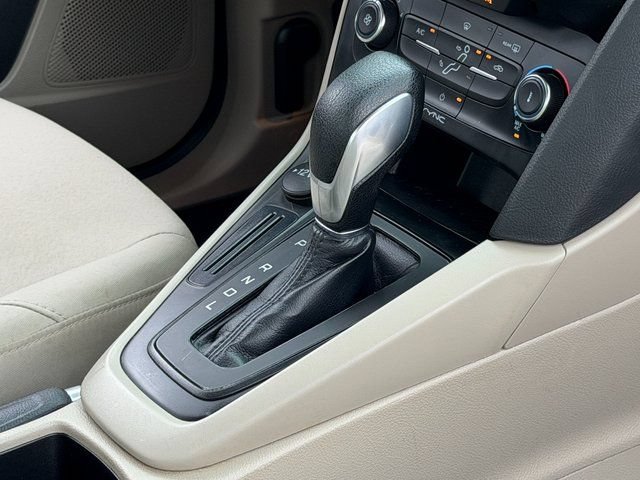 Certified 2018 Ford Focus SE FWD image 22