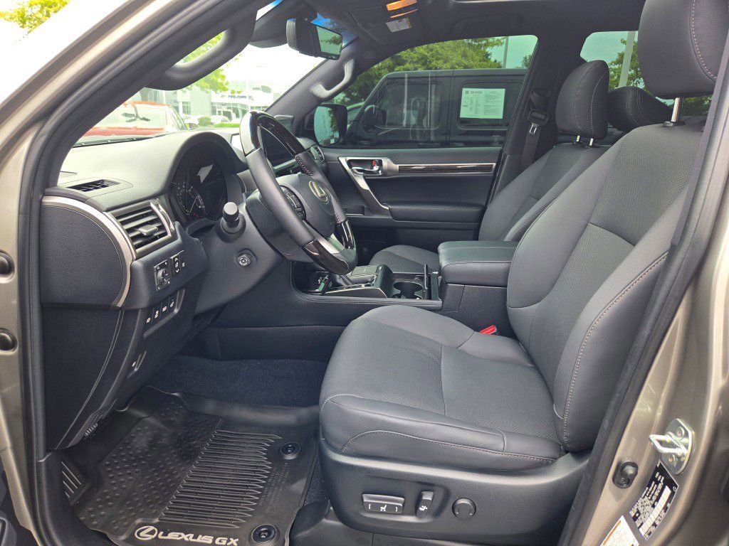 Used 2023 Lexus GX 460 Premium image 25