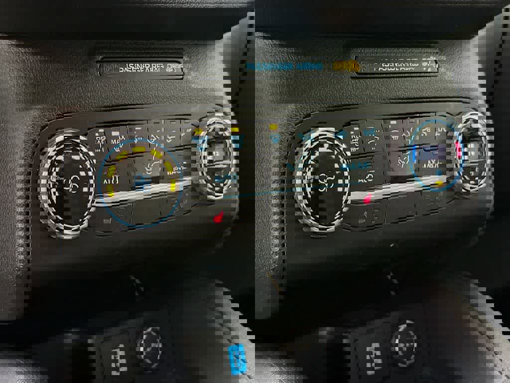 Certified 2020 Ford Escape SE image 21