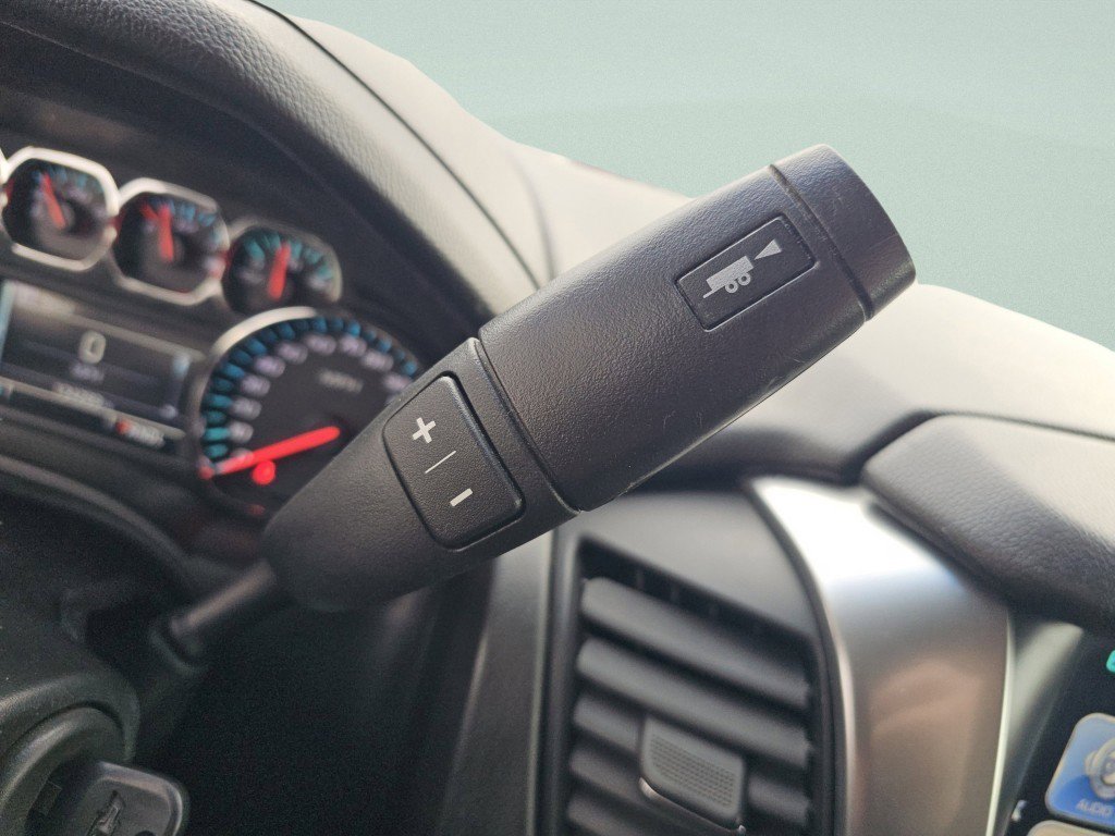 Used 2017 Chevrolet Suburban LS image 30