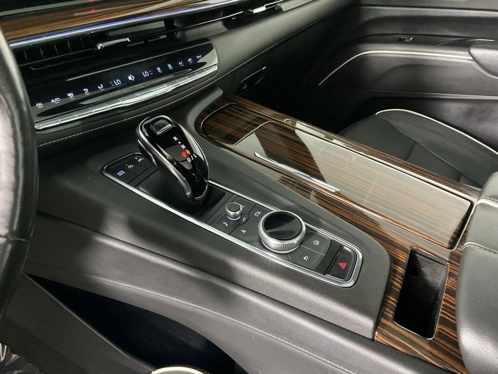 Used 2023 Cadillac Escalade Premium Luxury RWD image 21