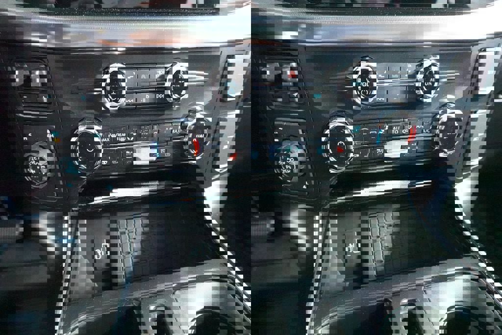 Certified 2025 Ford F150 Raptor image 15