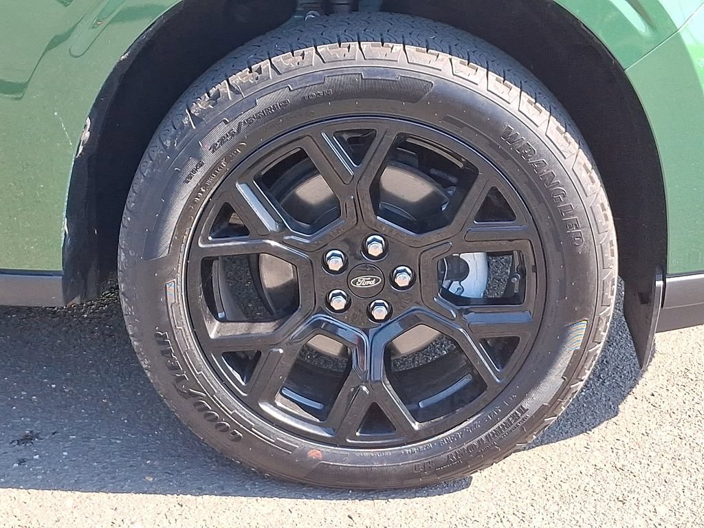 Certified 2025 Ford Maverick Lariat w/ Black Appearance Package AWD/4WD image 8