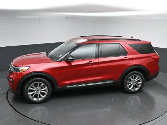 Certified 2024 Ford Explorer XLT w/ Equipment Group 202A AWD/4WD image 48