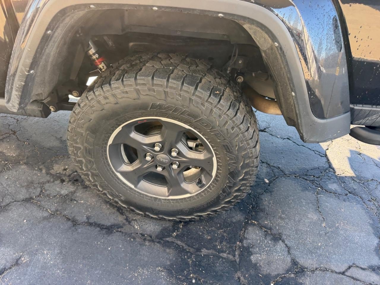 Used 2022 Jeep Gladiator Rubicon w/ Safety Group AWD/4WD image 6