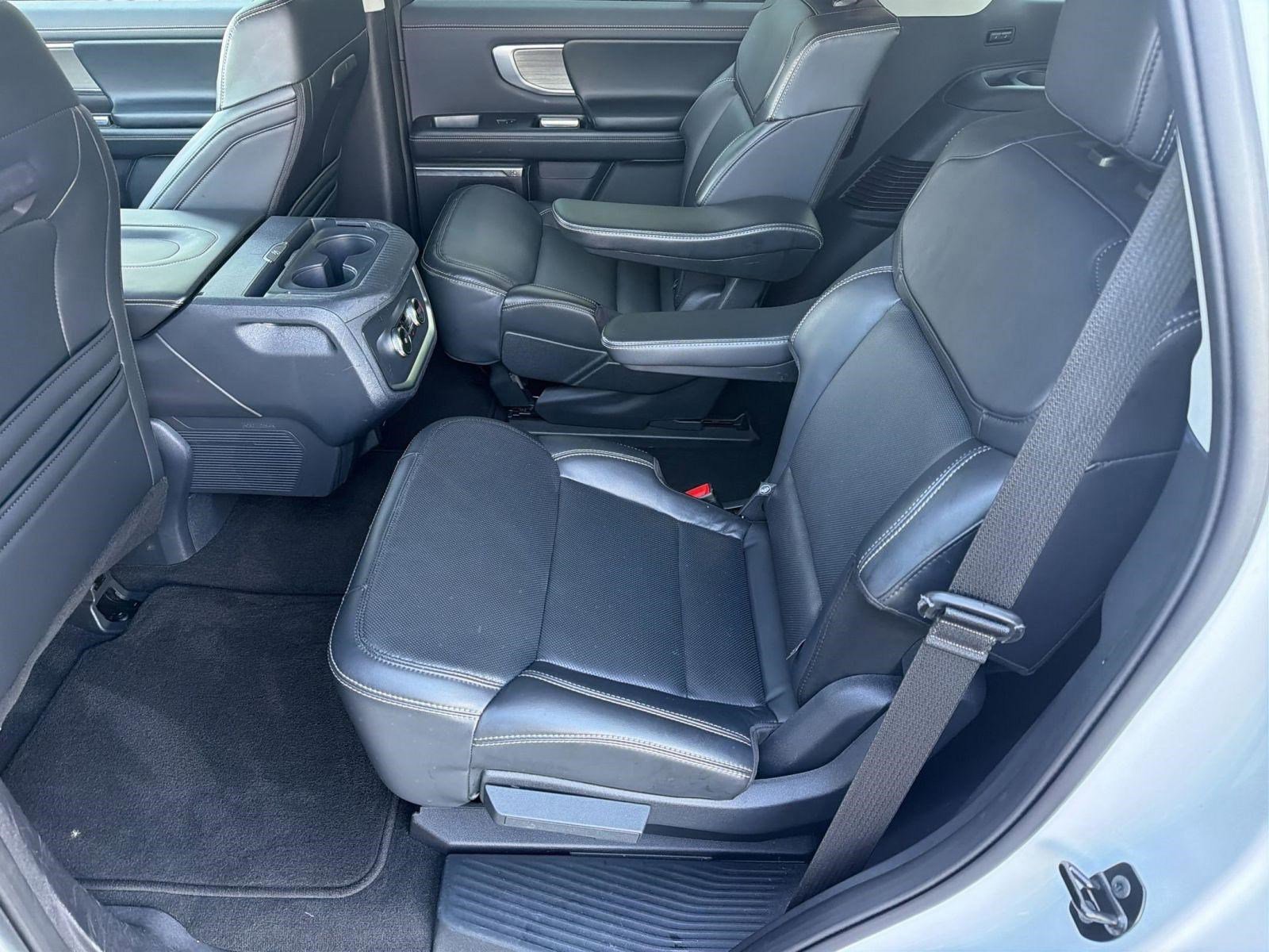 Certified 2025 Ford Expedition Platinum AWD/4WD image 15