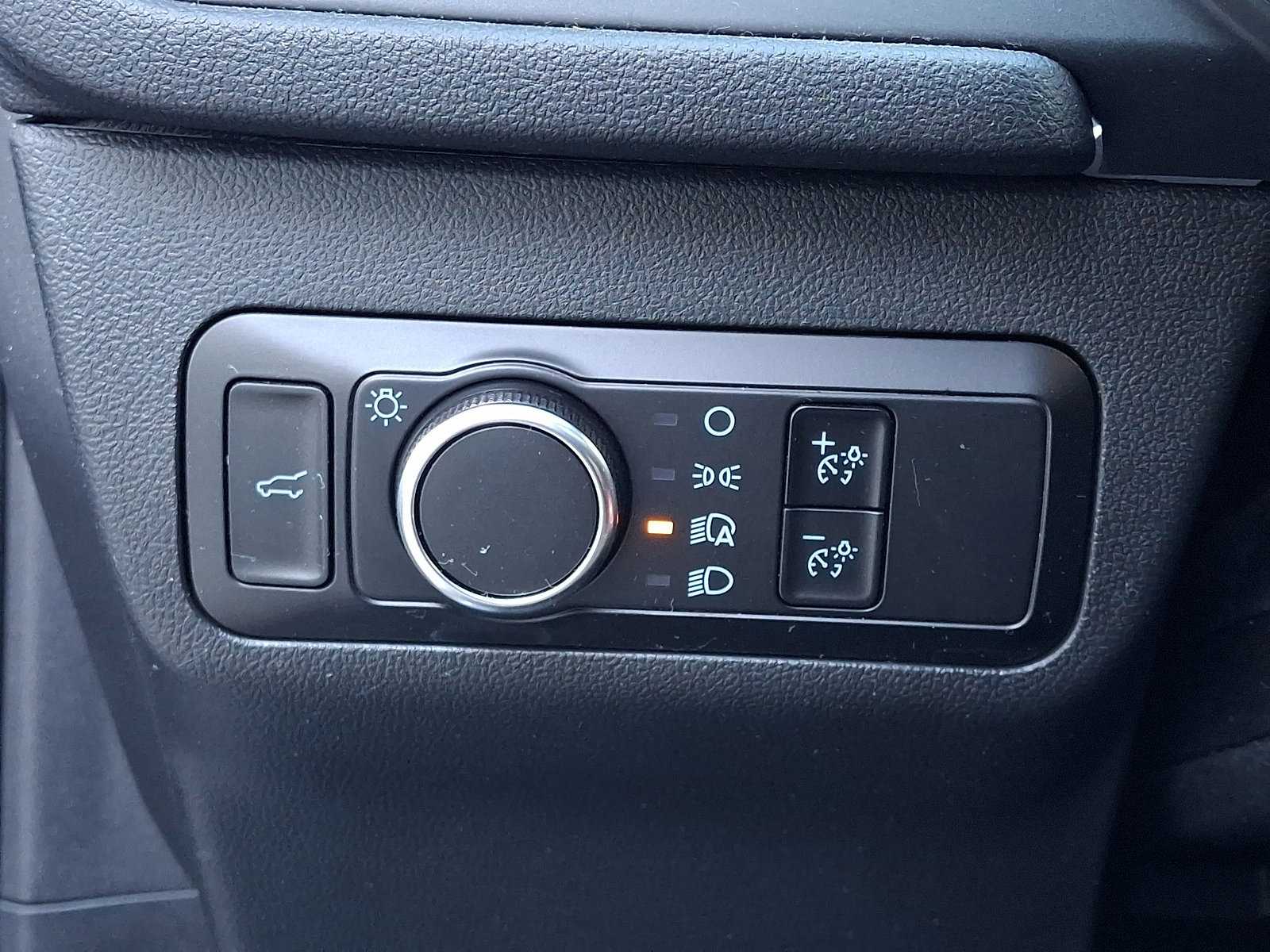 Certified 2022 Ford Escape SE w/ SE Sport Appearance Package image 27