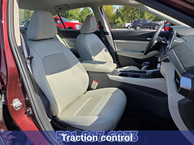 Used 2025 Nissan Altima 2.5 SV FWD image 17