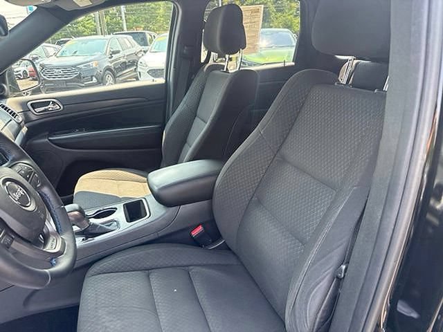 Used 2018 Jeep Grand Cherokee Laredo AWD/4WD image 20