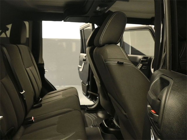 Used 2017 Jeep Wrangler Unlimited Sahara image 16