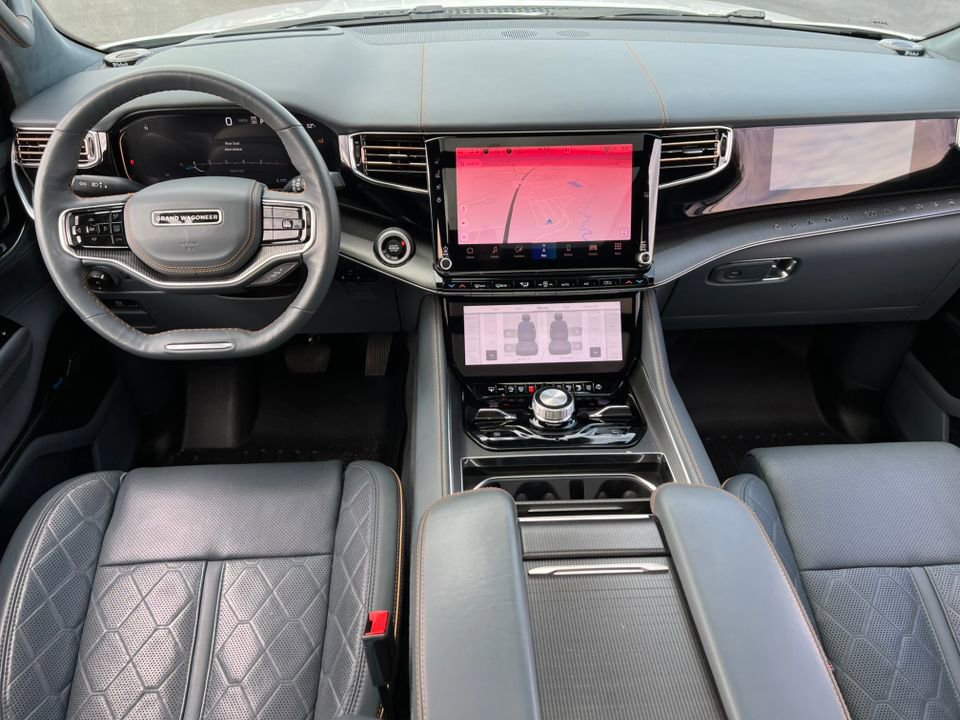 Used 2023 Jeep Grand Wagoneer Series III w/ Rear Seat Video Group 1 image 8