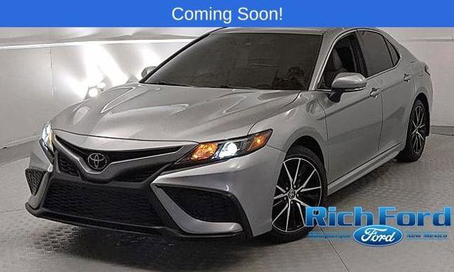 Used 2024 Toyota Camry SE image 6