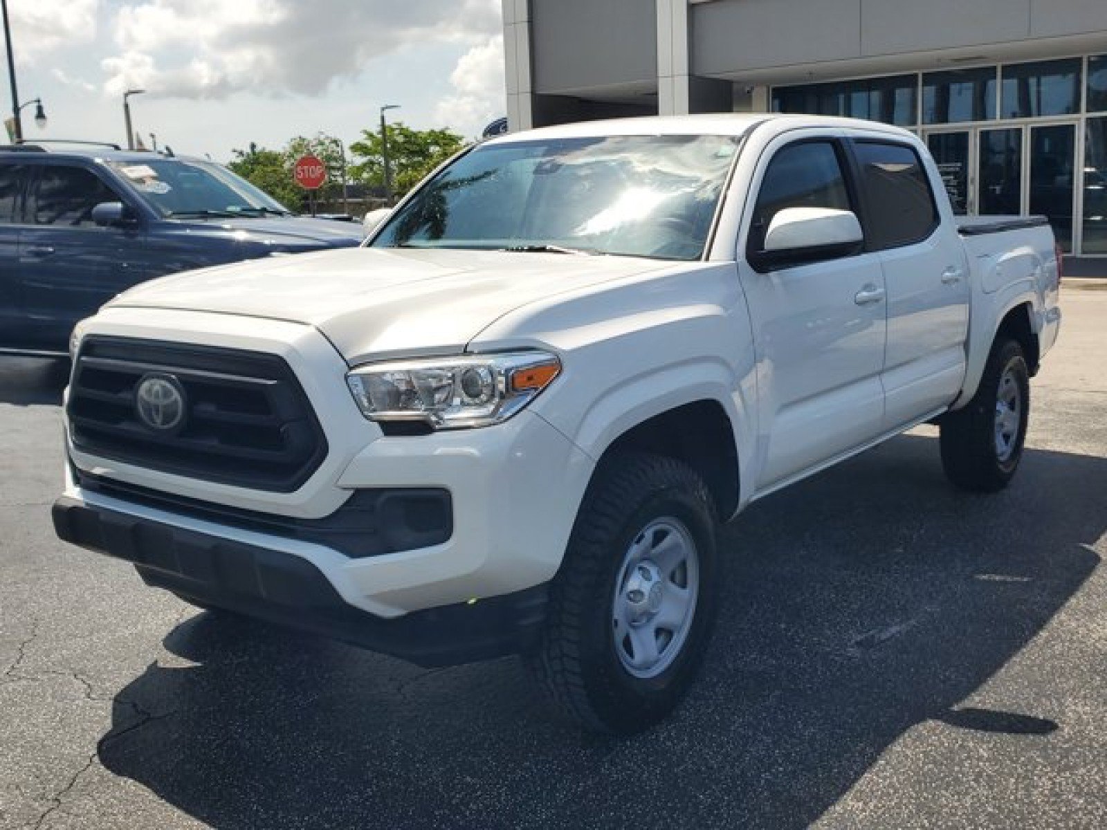Used 2020 Toyota Tacoma SR w/ SR Convenience Package RWD image 3