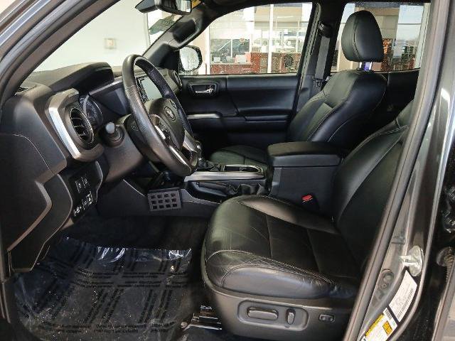 Used 2021 Toyota Tacoma Limited w/ Nightshade Package image 11