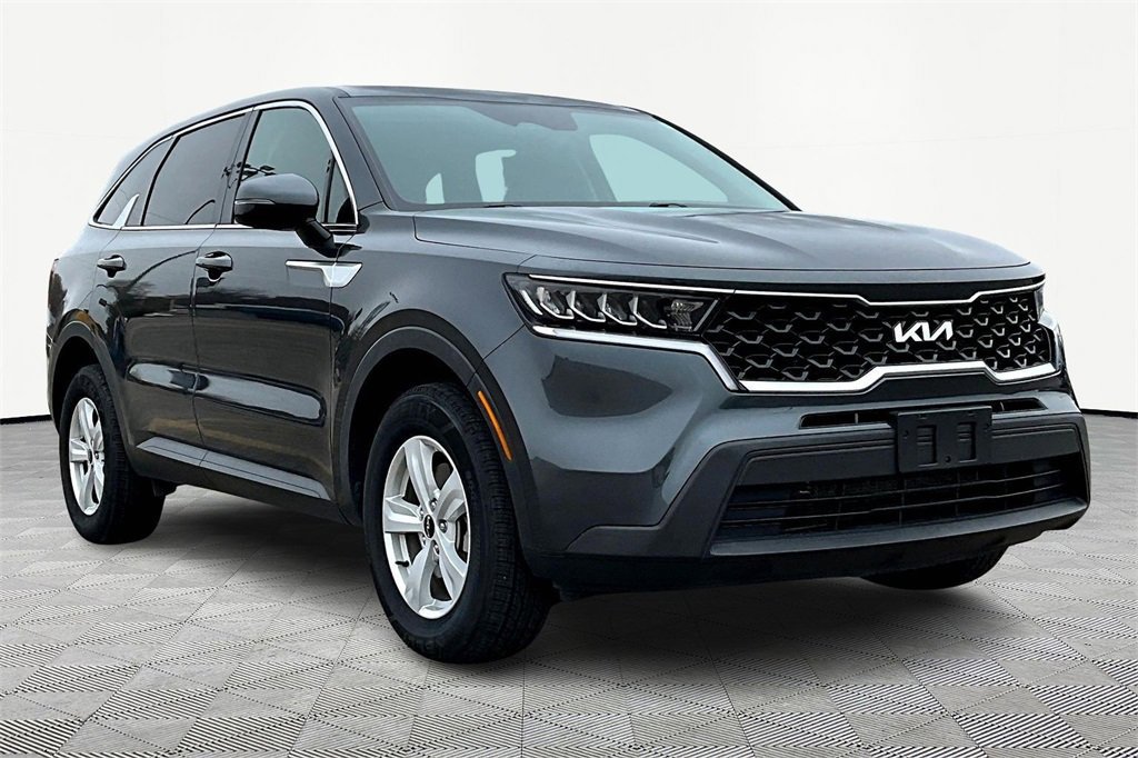 Used 2023 Kia Sorento LX image 5