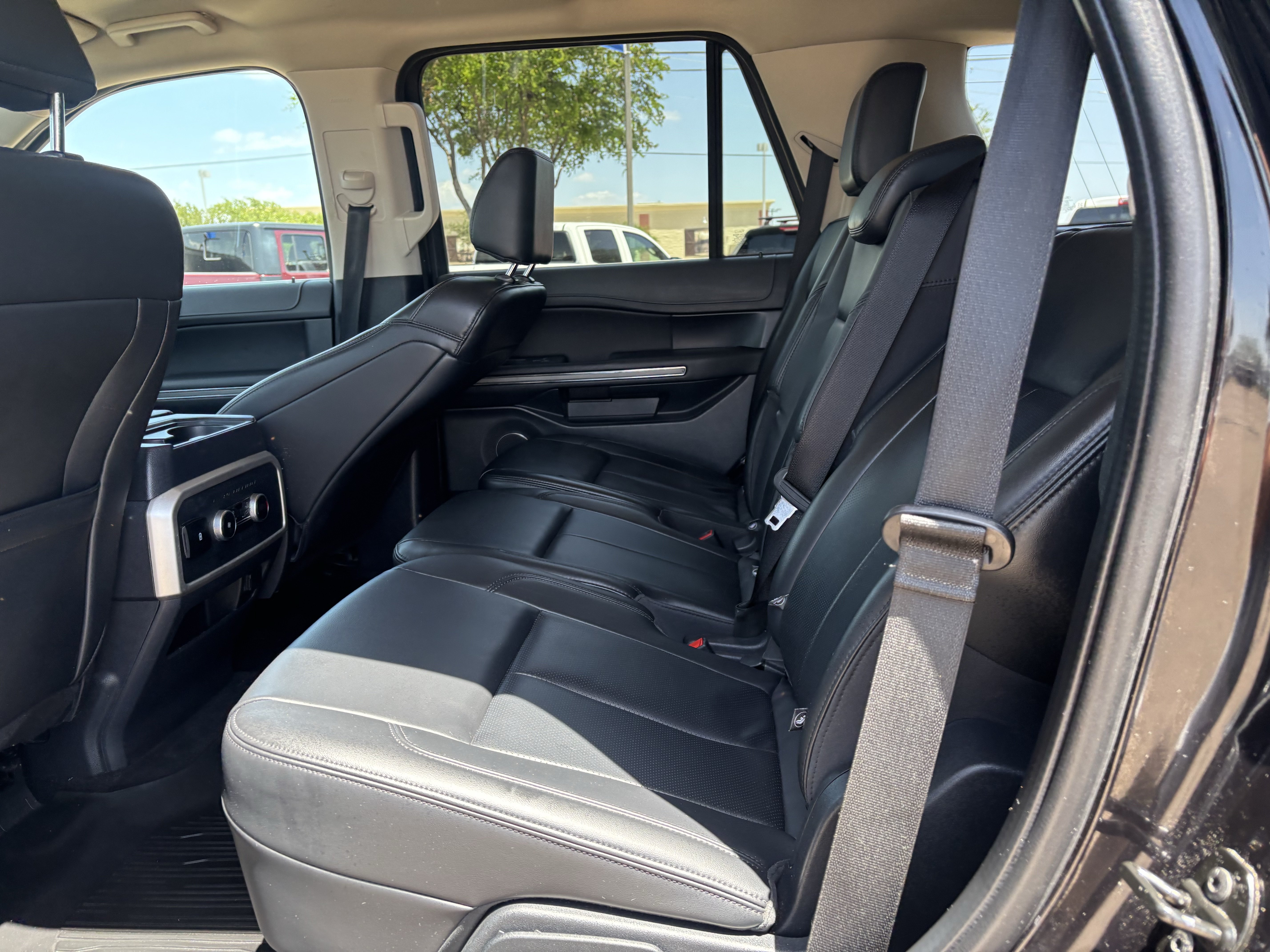 Certified 2023 Ford Expedition XLT RWD image 15