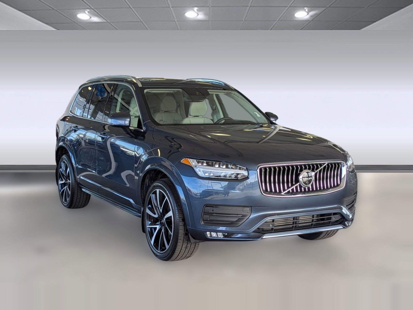 Used 2021 Volvo XC90 T6 Momentum w/ Advanced Package image 7