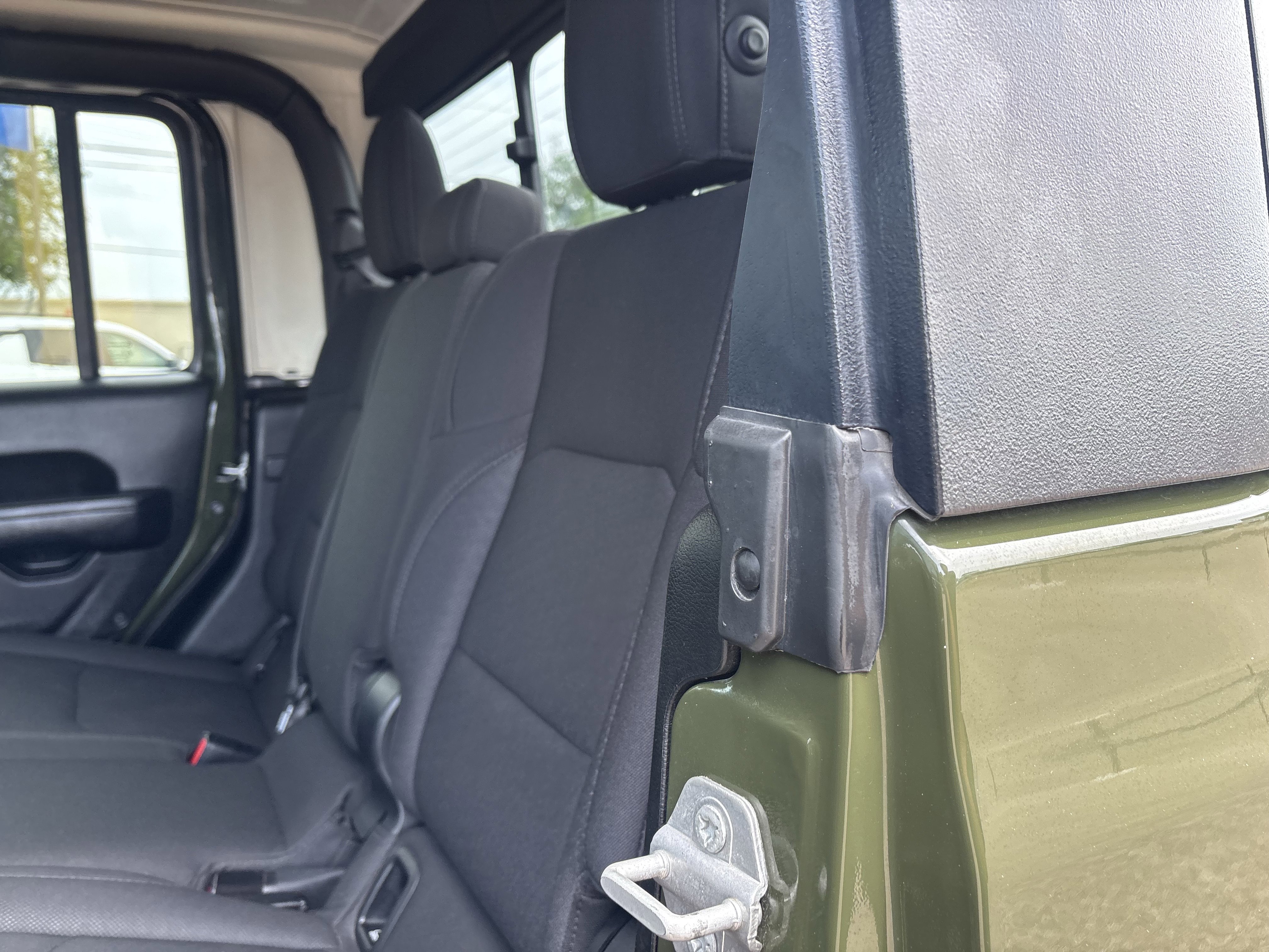 Used 2022 Jeep Gladiator Sport AWD/4WD image 15