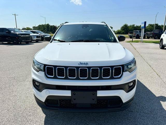 Used 2024 Jeep Compass Latitude AWD/4WD image 9