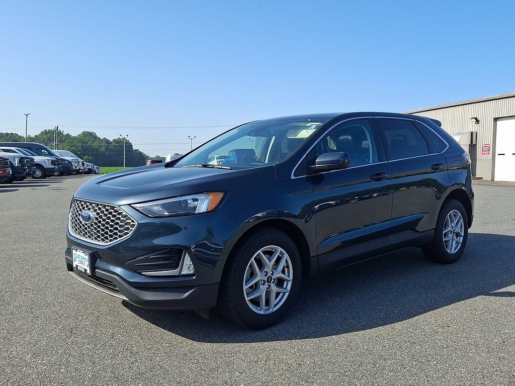 Certified 2023 Ford Edge SEL w/ Convenience Package AWD/4WD image 3