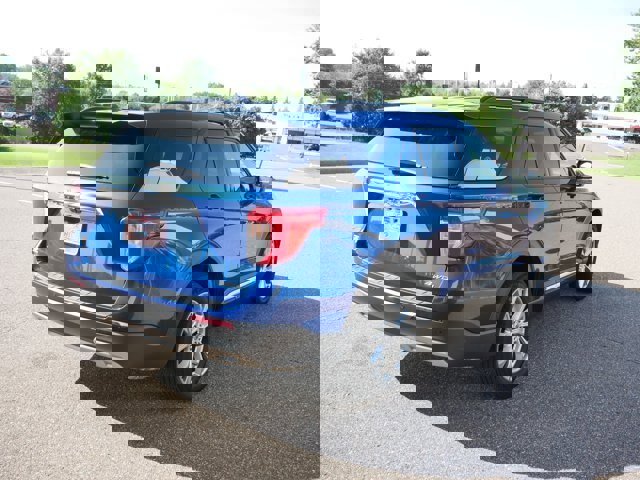 Certified 2022 Ford Explorer XLT w/ Equipment Group 202A image 5