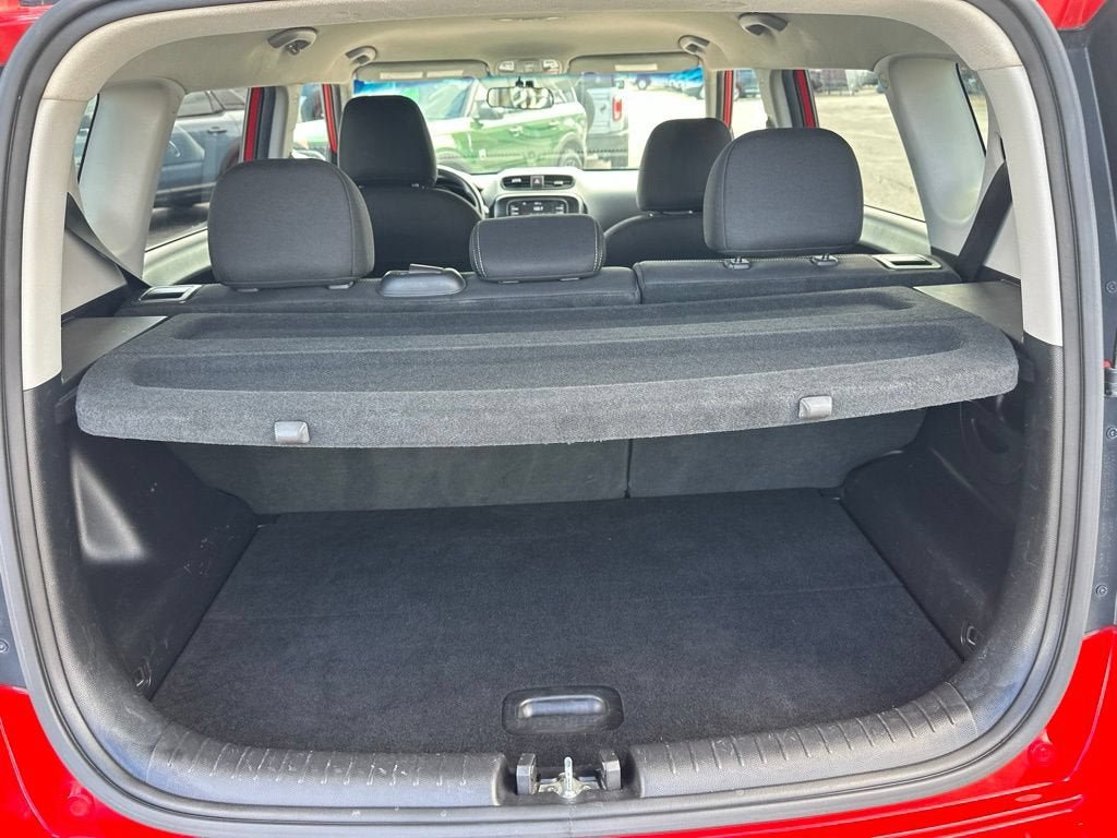 Used 2017 Kia Soul + FWD image 18