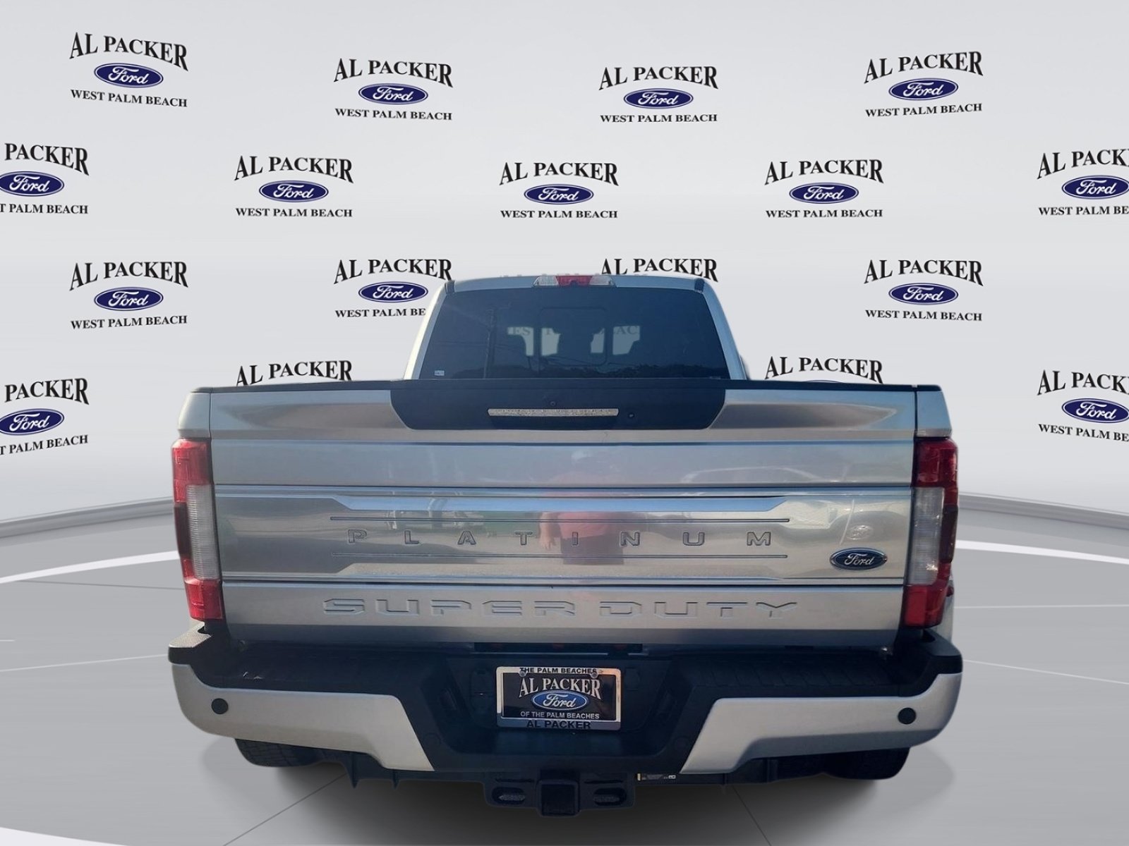 Certified 2019 Ford F450 Platinum w/ Platinum Ultimate Package AWD/4WD image 4