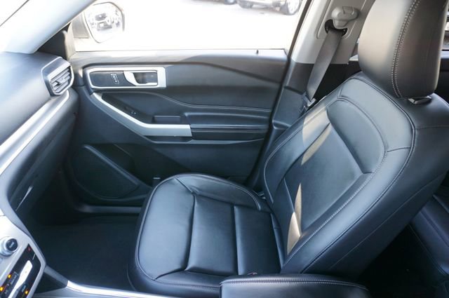 Certified 2022 Ford Explorer XLT w/ Equipment Group 202A image 31