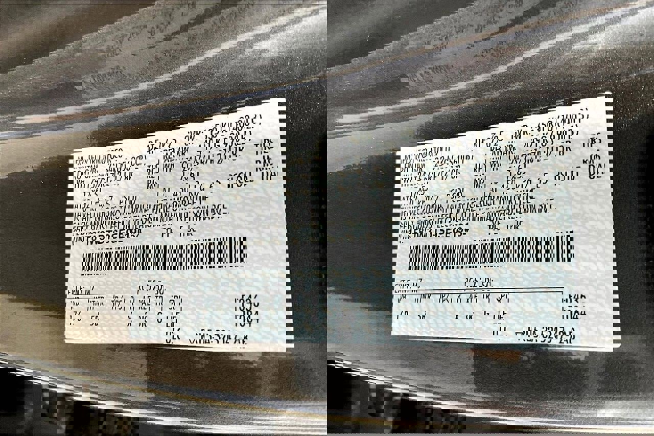 Certified 2025 Ford F350 Lariat AWD/4WD image 34