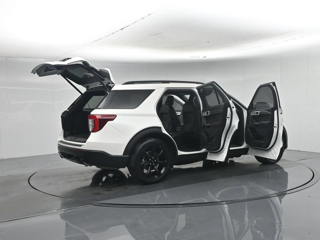 Certified 2024 Ford Explorer ST-Line w/ Class IV Trailer Tow Package RWD image 6