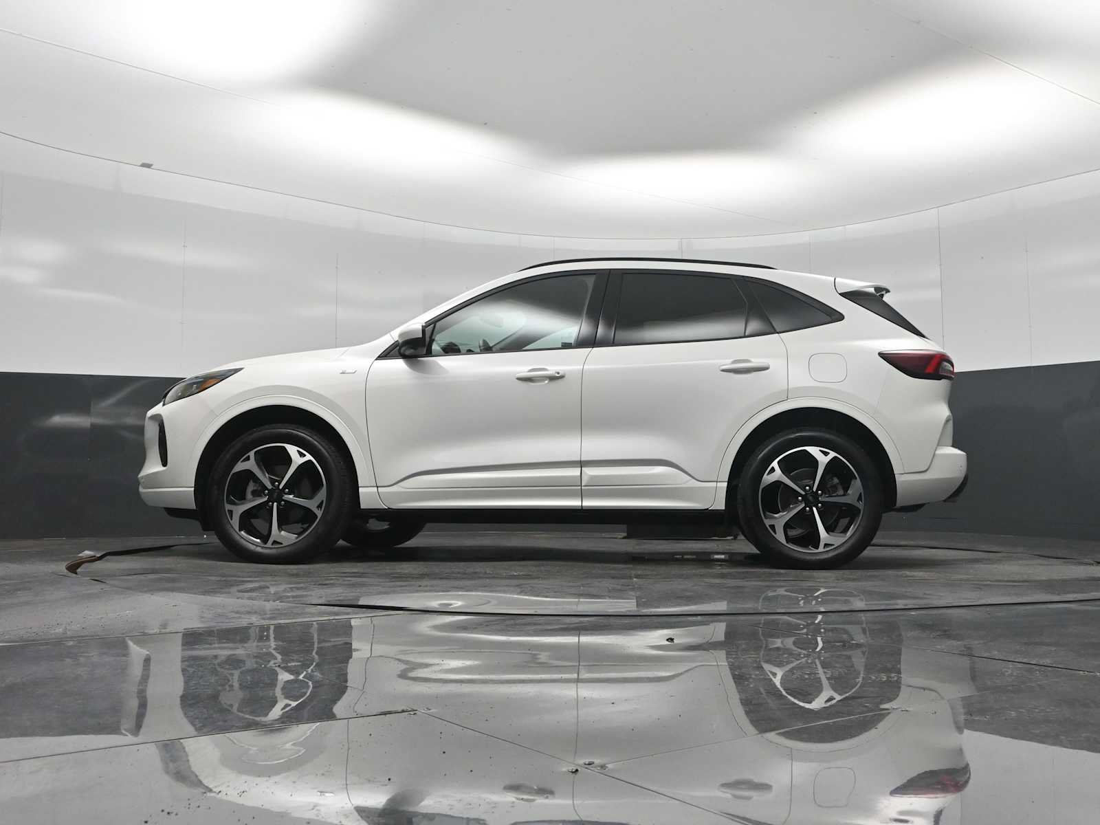 Certified 2025 Ford Escape ST-Line Elite w/ Premium Technology Package AWD/4WD image 59