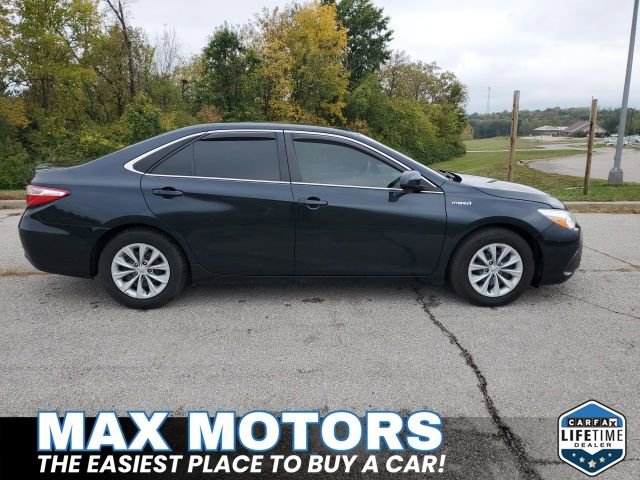 Used 2017 Toyota Camry LE image 2