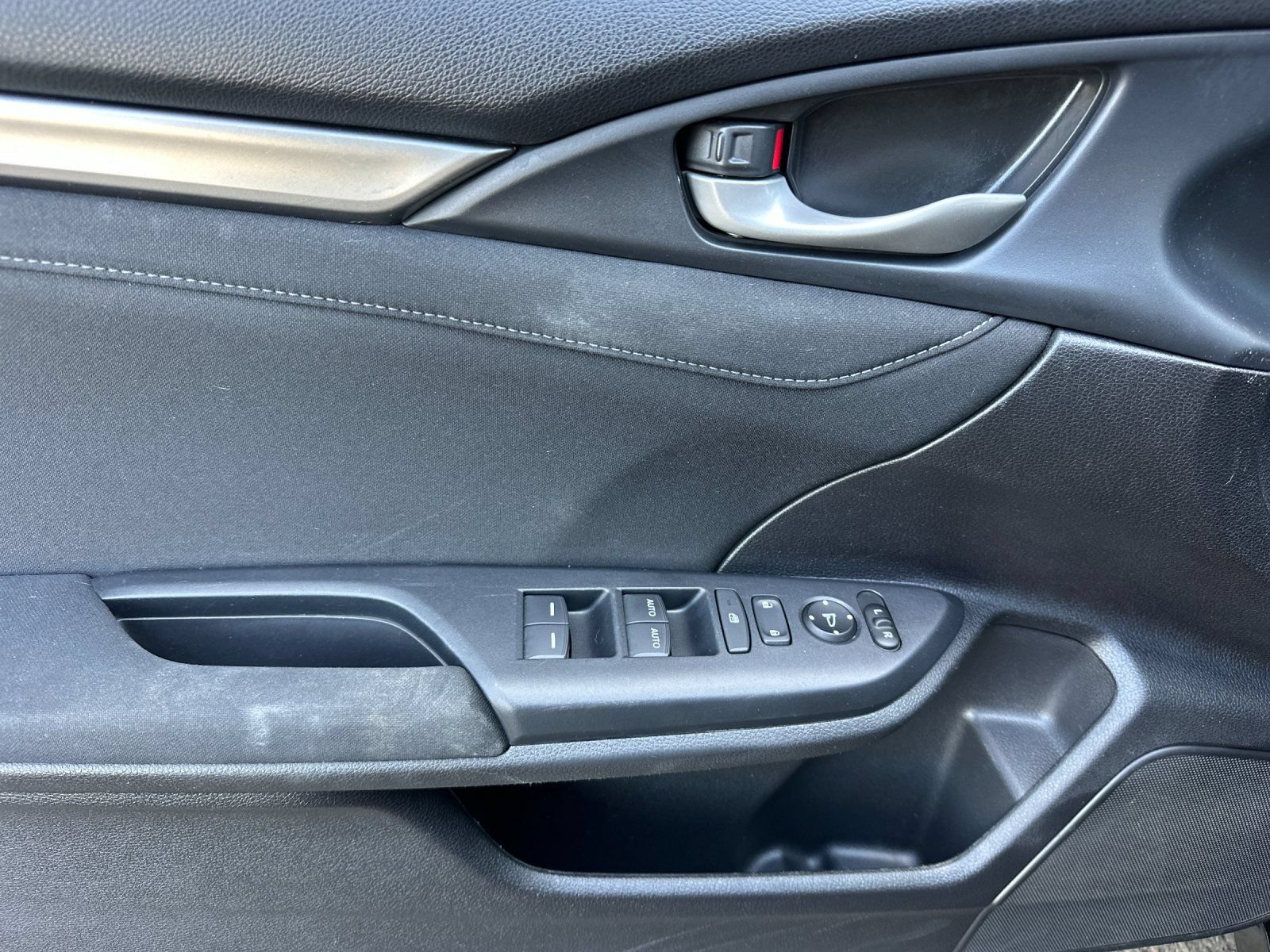 Used 2018 Honda Civic EX image 10