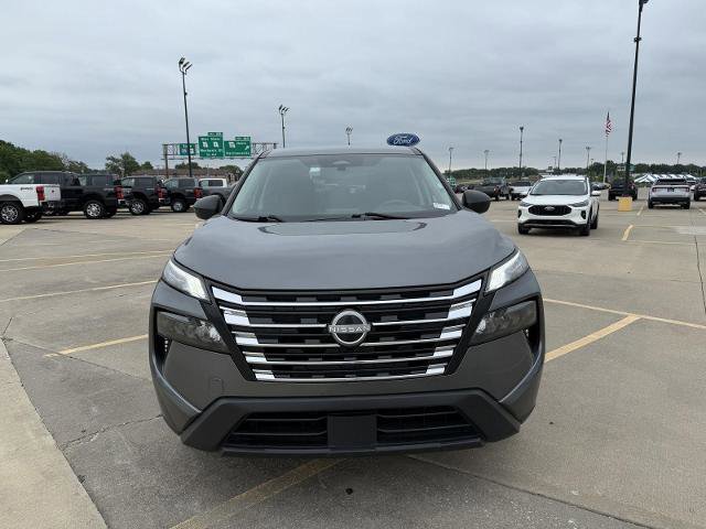 Used 2024 Nissan Rogue S AWD/4WD image 3