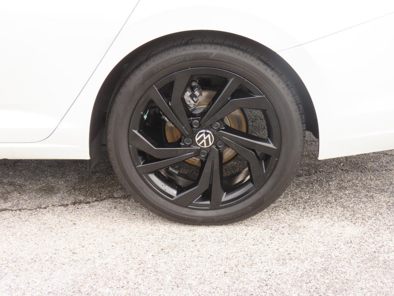 Used 2025 Volkswagen Jetta SE FWD image 17