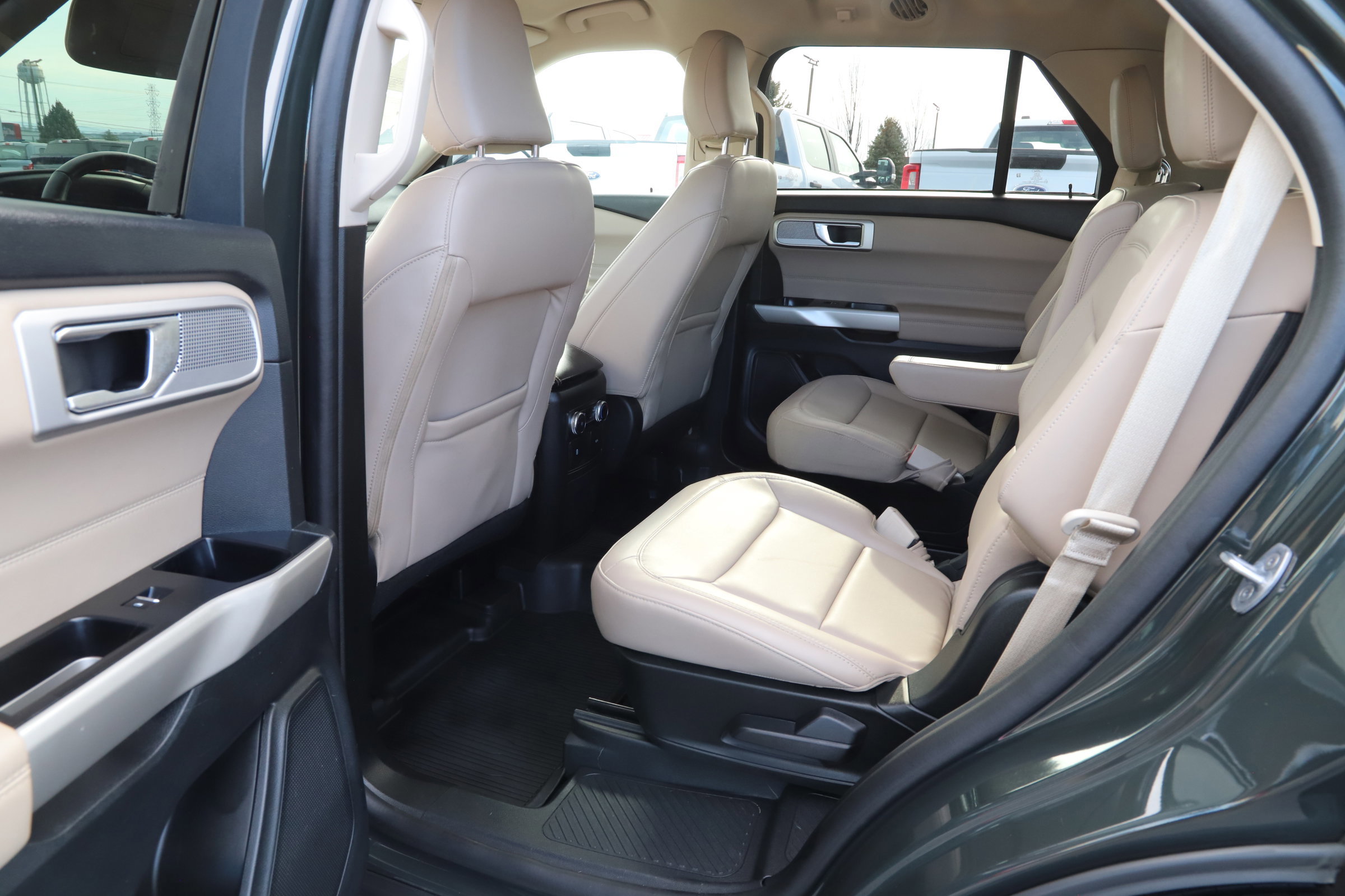 Certified 2023 Ford Explorer XLT w/ Equipment Group 202A image 18