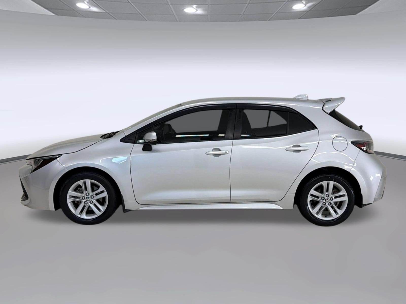 Used 2022 Toyota Corolla SE FWD image 2