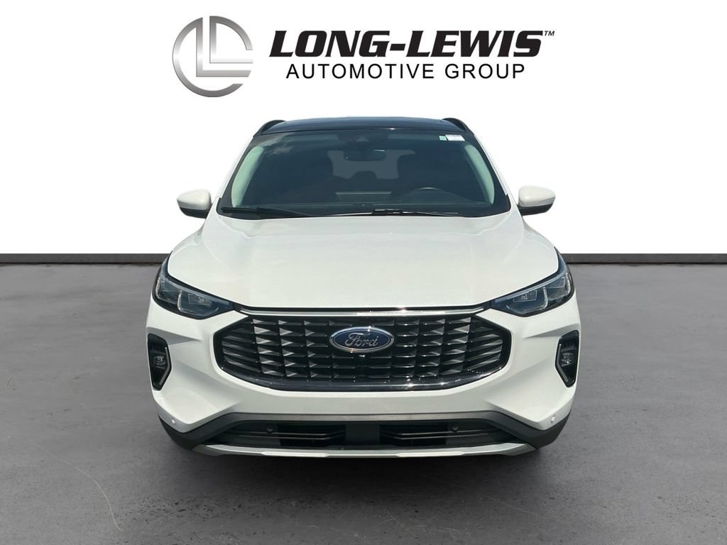 Certified 2023 Ford Escape Platinum w/ Class II Trailer Tow Package AWD/4WD image 11