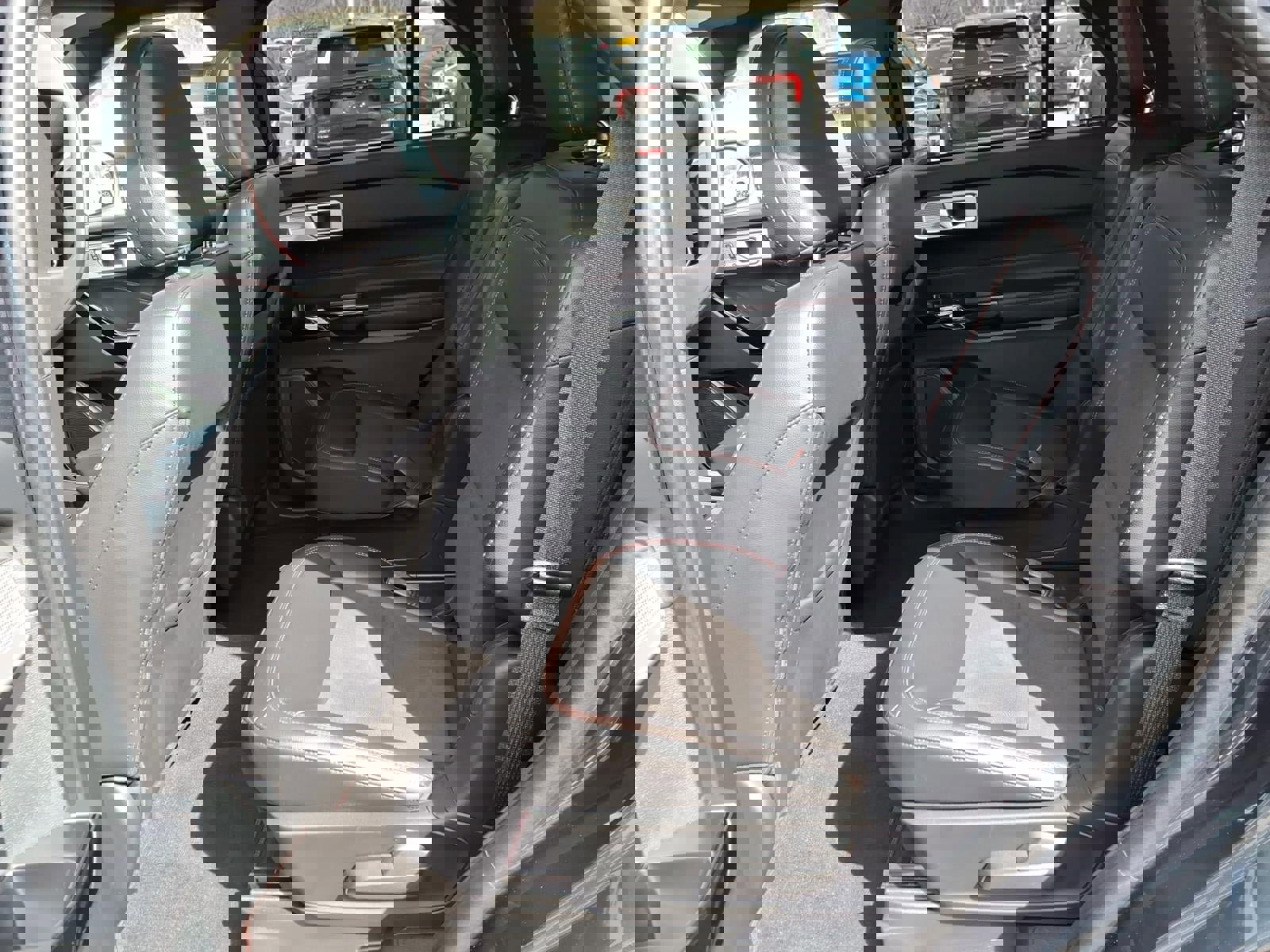 Certified 2024 Ford Explorer ST-Line w/ Class IV Trailer Tow Package image 15