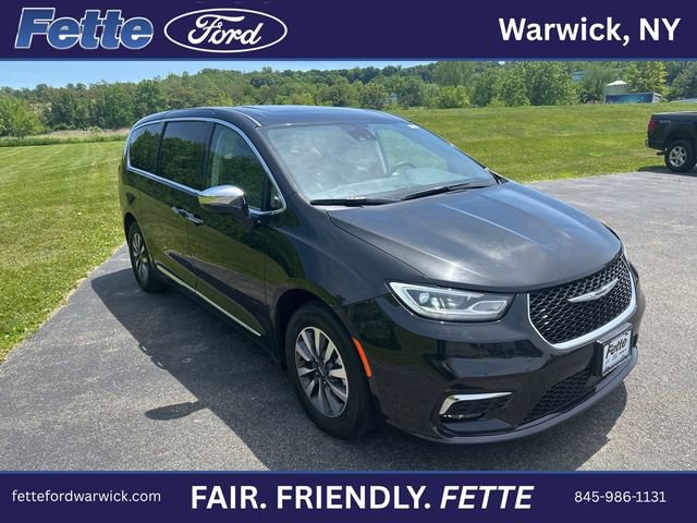 Used 2023 Chrysler Pacifica Limited FWD image 4