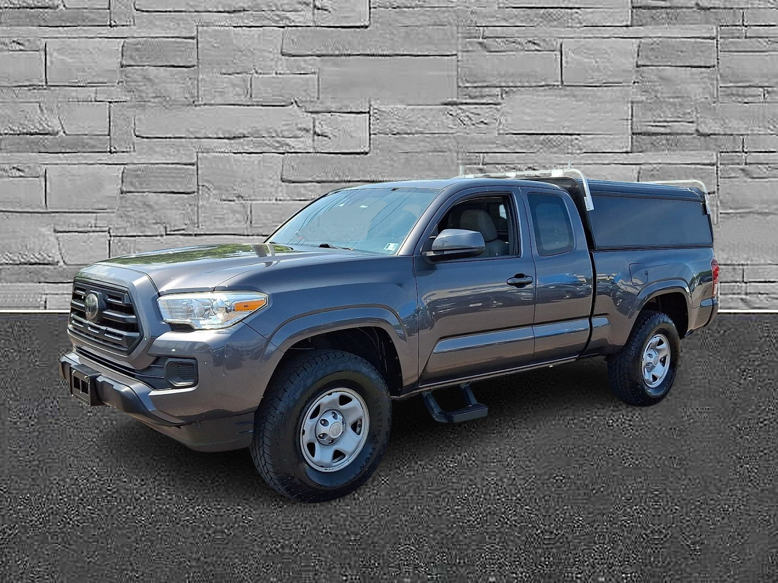 Used 2018 Toyota Tacoma SR w/ SR Convenience Package AWD/4WD image 5